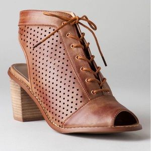 Cambridge Lace up booties
